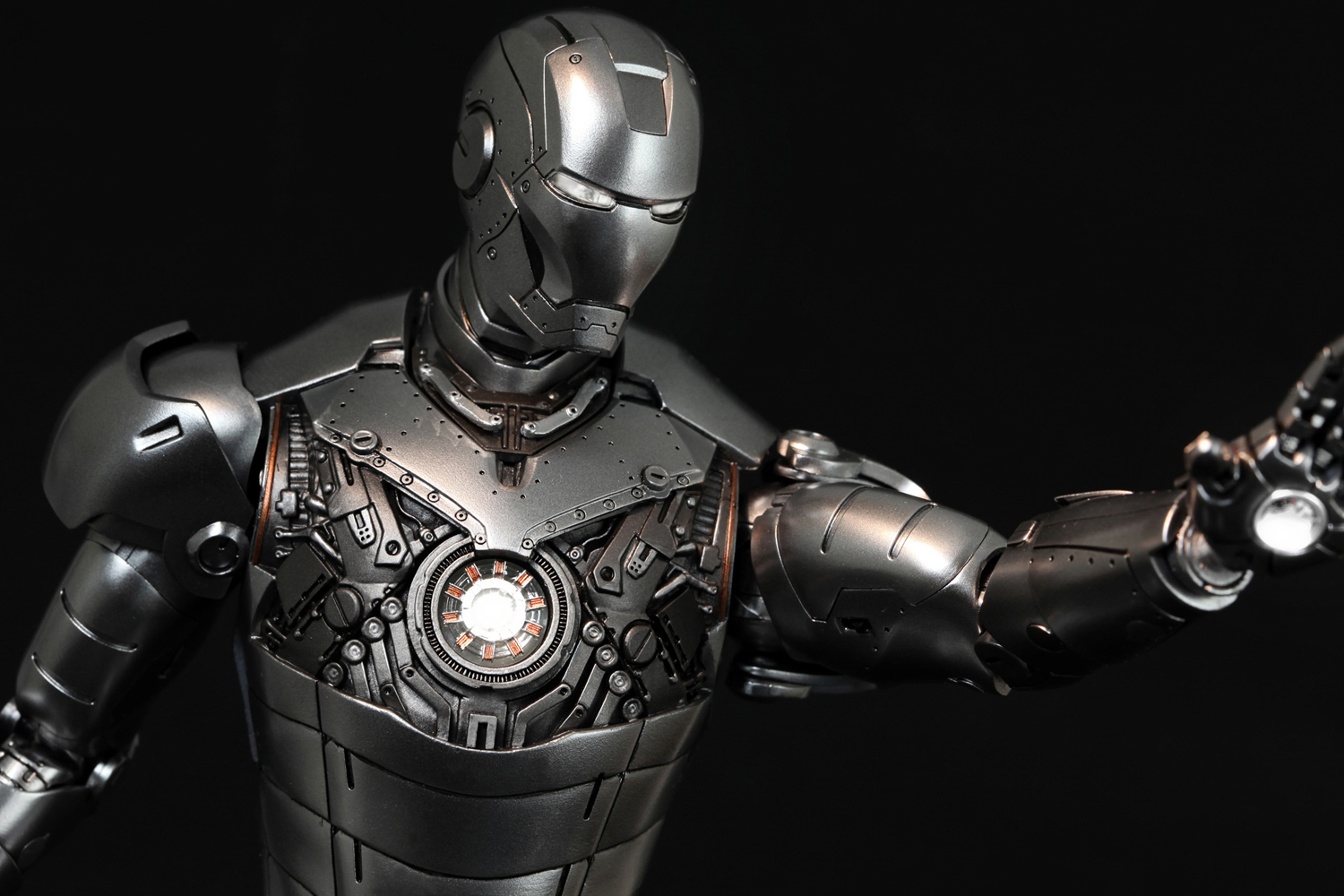 ムービー・マスターピース】『アイアンマン2』1/6スケールフィギュア ムービー・マスターピース】『アイアンマン2』1/6スケールフィギュア
